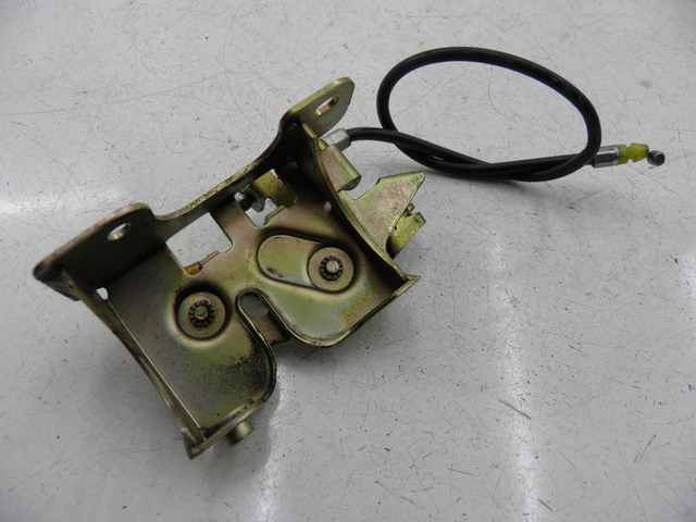 photo de Serratura sella HONDA FES FORESIGHT 250 (1997 - 2002) - Zoom sullo stato d'uso