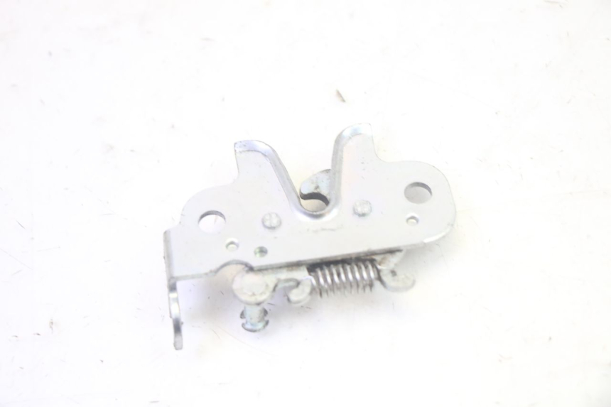 photo de SERRATURA SELLA PEUGEOT KISBEE 4T 50 (2018 - 2022) - Altra angolazione