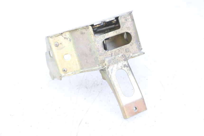 photo de SERRATURA SELLA HONDA SCV LEAD 100 (2003 - 2007) - Primo piano tecnico