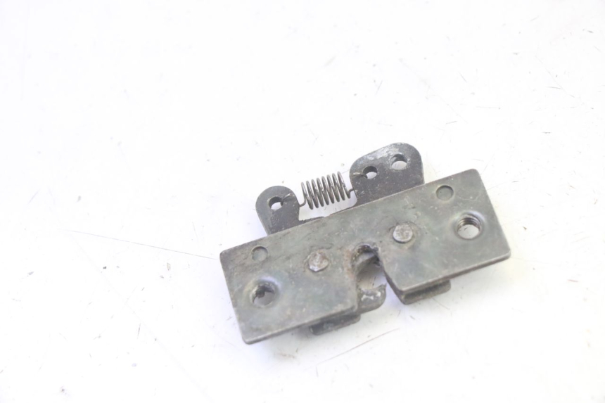 photo de Serratura sella PEUGEOT VIVACITY 100 (1999 - 2008) - Zoom sullo stato d'uso