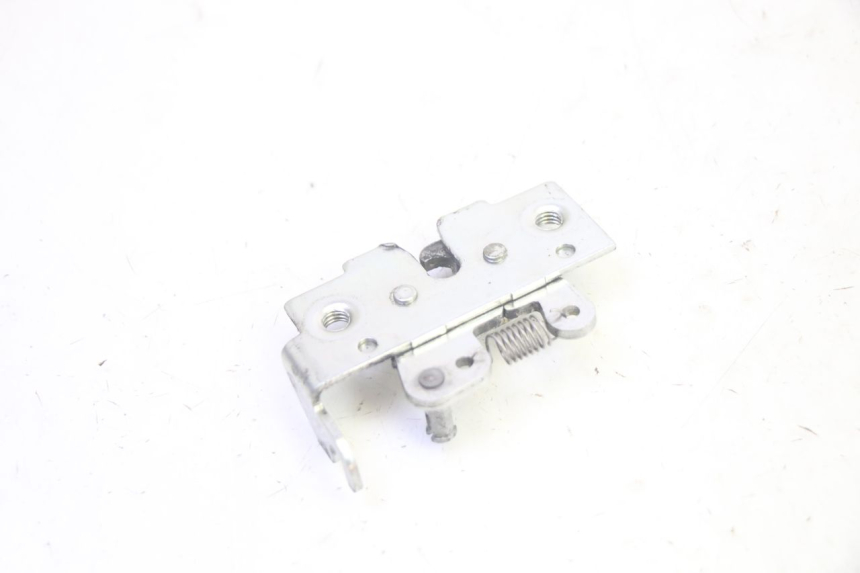 photo de SERRATURA SELLA YAMAHA XMAX X-MAX 125 (2006 - 2009) - Altra angolazione