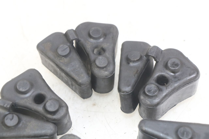 photo de SILENTBLOC CORONA HONDA CBR F SC25 1000 (1989 - 1992)