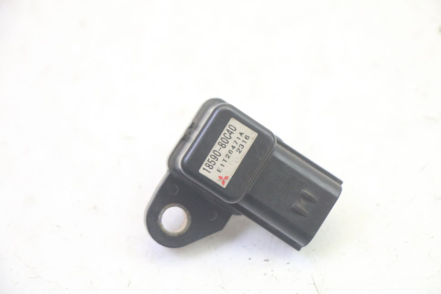 photo de SENSORE PRESSIONE ARIA SUZUKI DL V STROM 1000 (2002 - 2007) - Altra angolazione