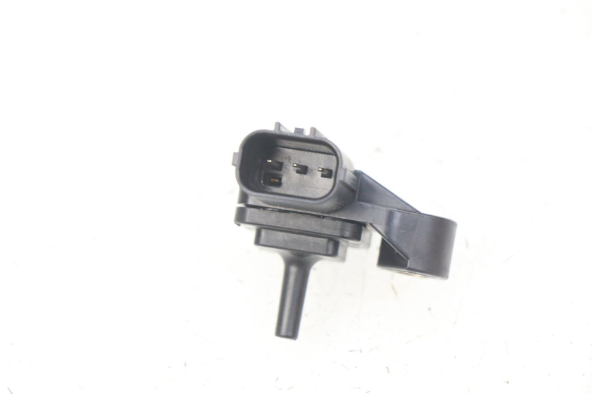 photo de Sensore di pressione dell'aria HONDA CBRF CBR-F PC41 600 (2011 - 2013)