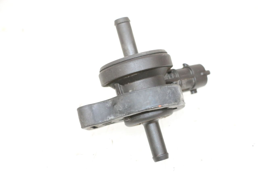 photo de SENSORE PRESSIONE ARIA PIAGGIO MP3 HPE 300 (2019 - 2026) - Primo piano tecnico