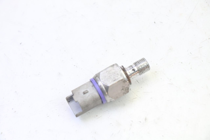photo de SONDA PRESSIONE OLIO FRENO PIAGGIO MP3 125 (2006 - 2014)