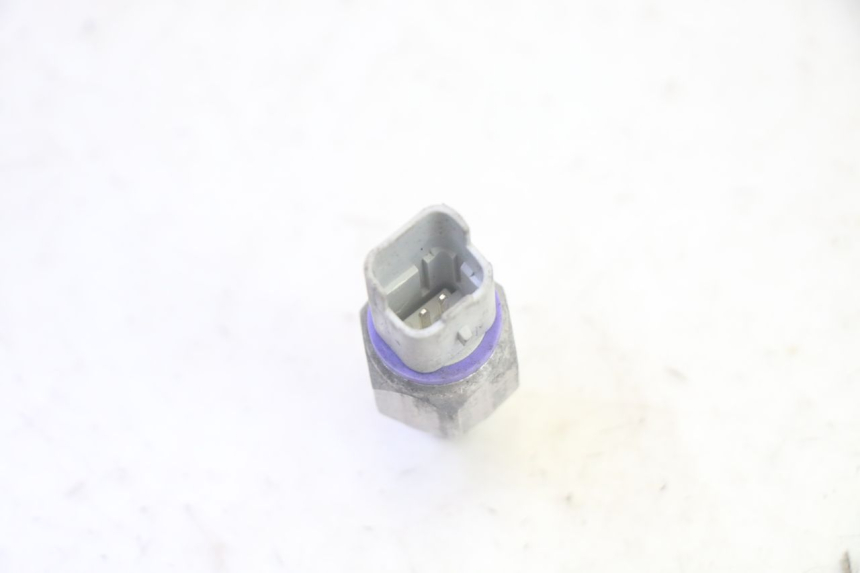 photo de FRENO OLIO SENSORE PRESSIONE PIAGGIO MP3 500 (2016 - 2018) - Zoom sullo stato d'uso