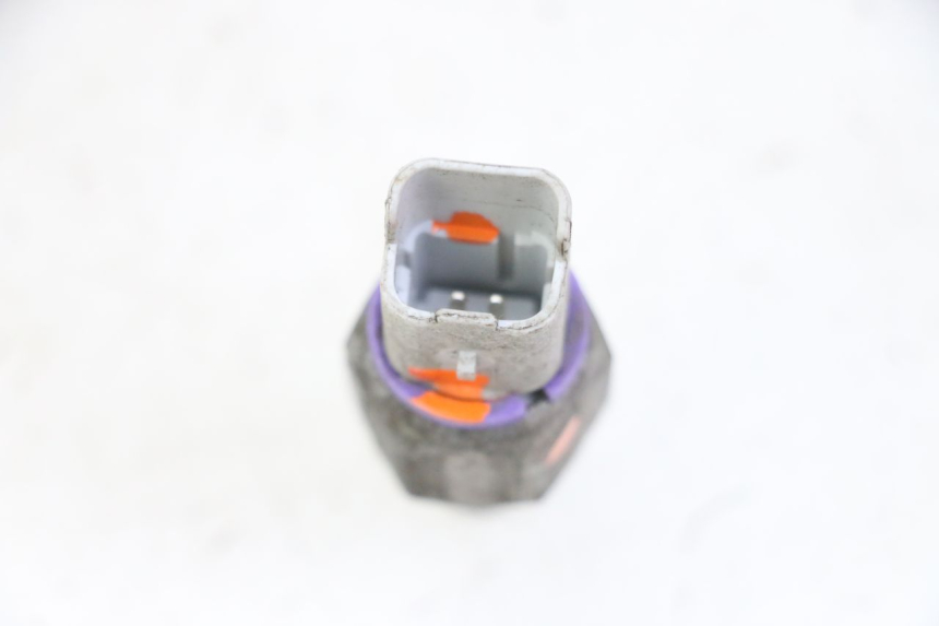 photo de SONDA PRESSIONE OLIO FRENO PIAGGIO MP3 125 (2006 - 2014)