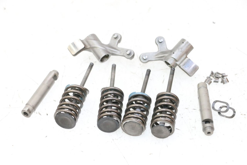 photo de VALVOLA ASPIRAZIONE SUZUKI BURGMAN 125 (2007 - 2014)