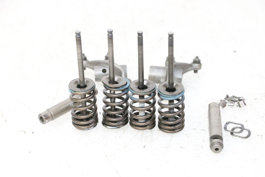 photo de VALVOLA ASPIRAZIONE SUZUKI BURGMAN 125 (2007 - 2014)