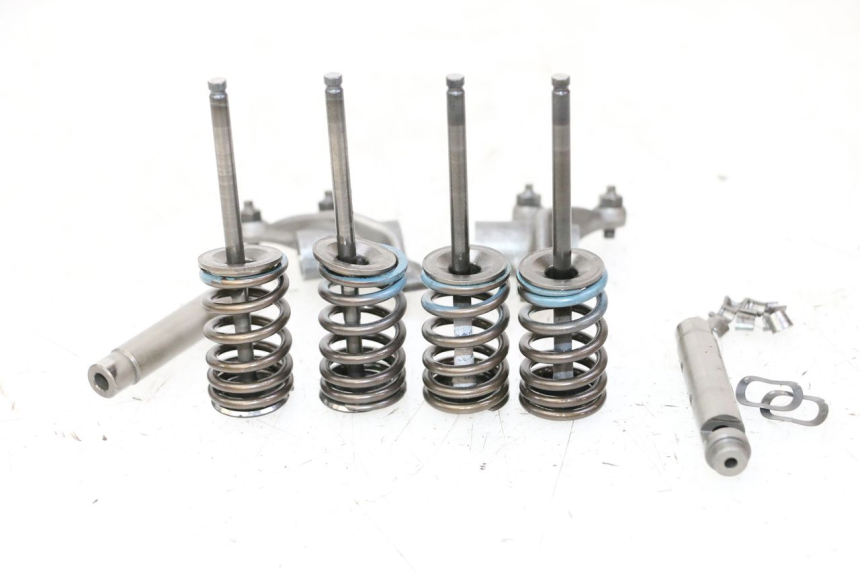 photo de VALVOLA ASPIRAZIONE SUZUKI BURGMAN 125 (2007 - 2014)