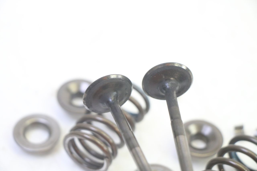 photo de VALVOLA ASPIRAZIONE SUZUKI BURGMAN 125 (2007 - 2014) - Zoom sullo stato d'uso