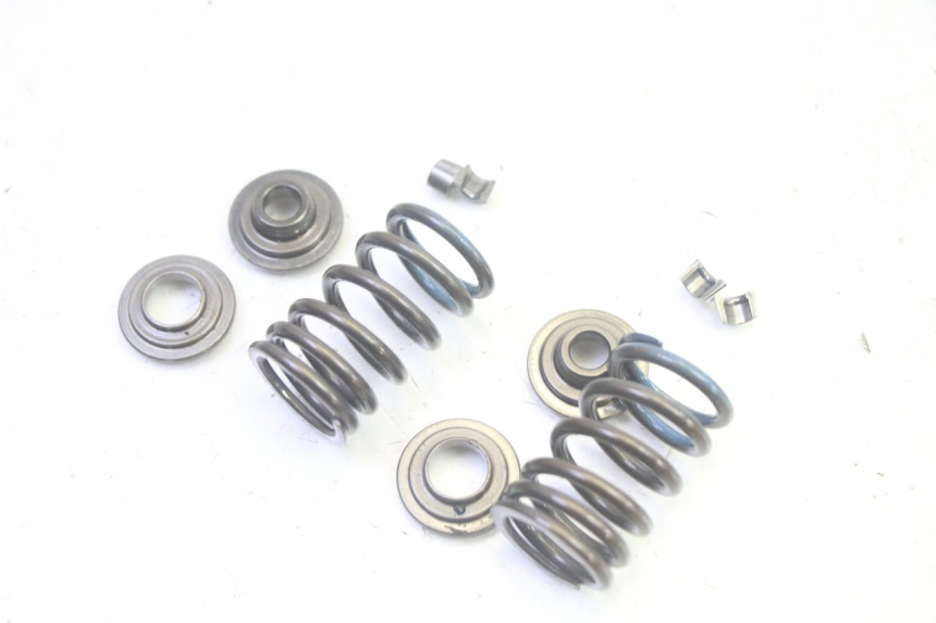 photo de VALVOLA ASPIRAZIONE SUZUKI BURGMAN 125 (2007 - 2014) - Altra angolazione