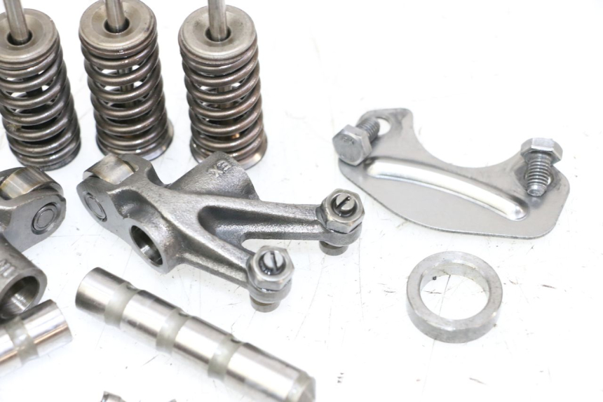 photo de VALVOLA ASPIRAZIONE PEUGEOT SATELIS 125 (2010 - 2012)