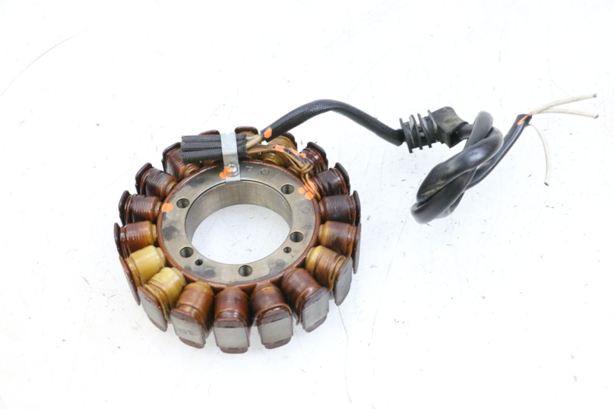 photo de STATOR YAMAHA FJR ABS 1300 (2006 - 2012) - Dettagli dei punti di fissaggio