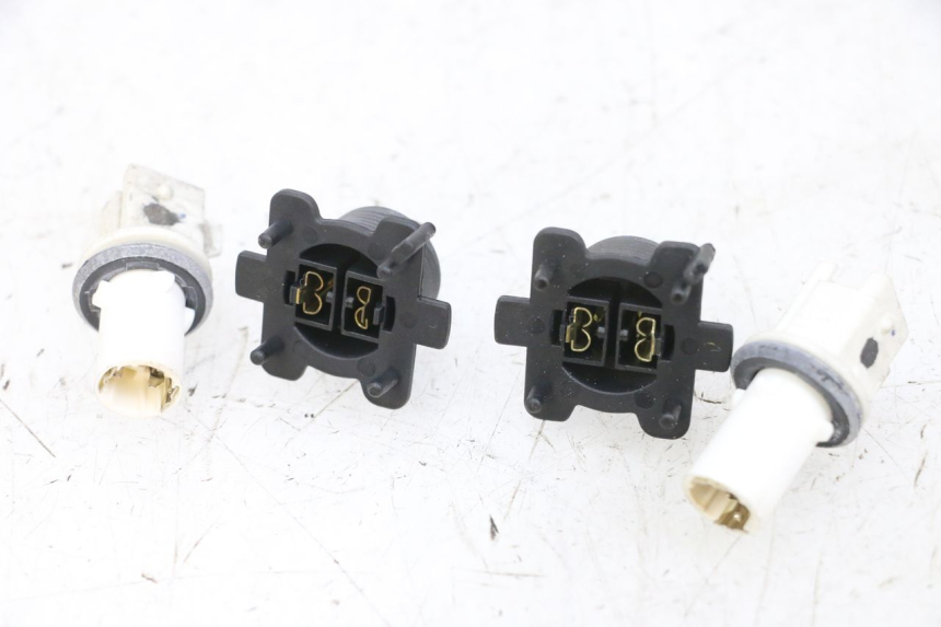 photo de SUPPORTO LAMPADA SUZUKI BURGMAN 125 (2007 - 2014) - Vista principale