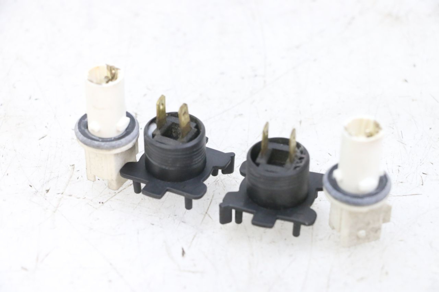 photo de SUPPORTO LAMPADA SUZUKI BURGMAN 125 (2007 - 2014) - Dettaglio del componente