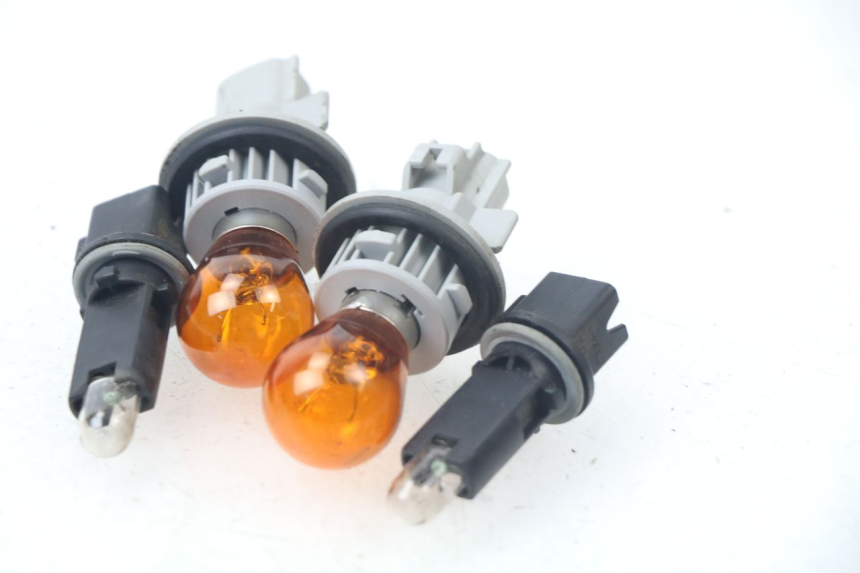 photo de SUPPORTO LAMPADINA SUZUKI AN BURGMAN 400 (2006 - 2010)