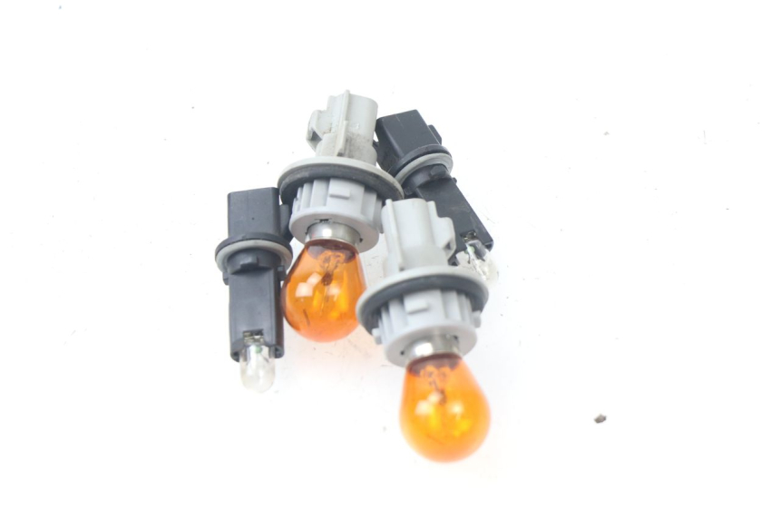 photo de SUPPORTO LAMPADINA SUZUKI AN BURGMAN 400 (2006 - 2010)