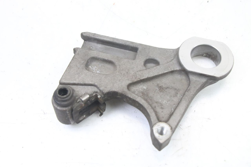 photo de SUPPORTO PINZA POSTERIORE YAMAHA FZ6 FAZER S2 600 (2007 - 2011)
