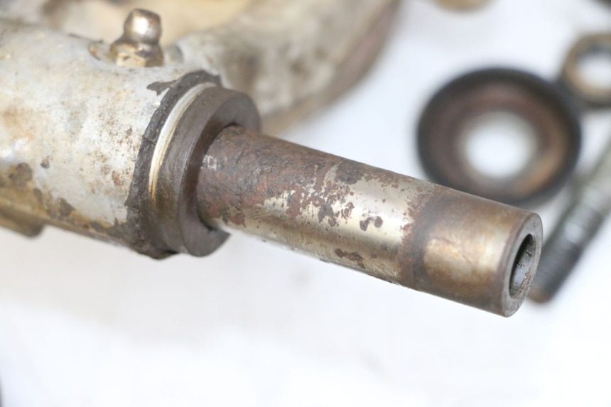 photo de SUPPORTO PINZA POSTERIORE YAMAHA YFM GRIZZLY 550 (2008 - 2015)