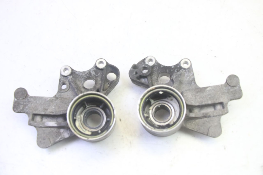 photo de SUPPORTO PINZA ANTERIORE PIAGGIO MP3 HPE 350 (2018 - 2020) - Altra angolazione