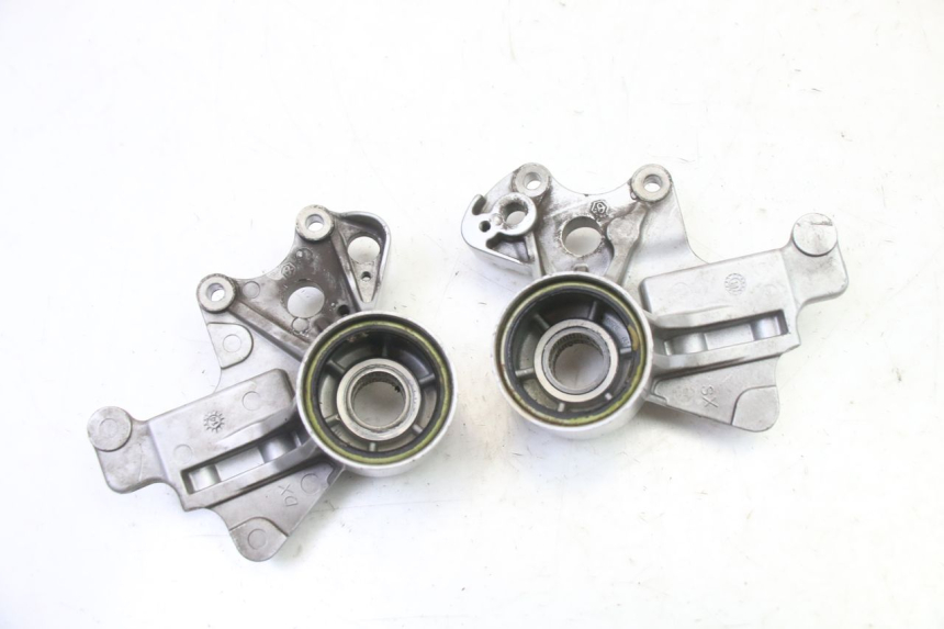photo de SUPPORTO PINZA ANTERIORE PIAGGIO MP3 500 (2014 - 2016)