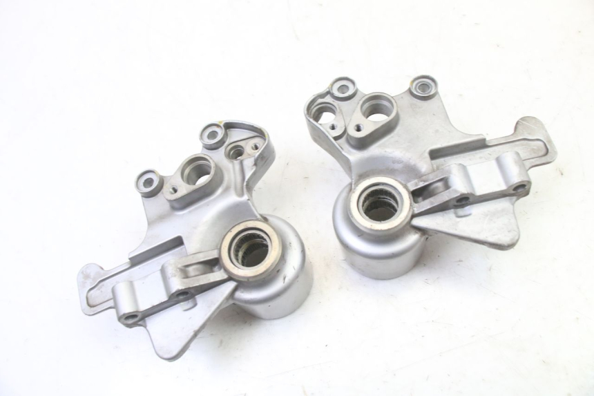 photo de SUPPORTO PINZA ANTERIORE PIAGGIO MP3 500 (2014 - 2016)
