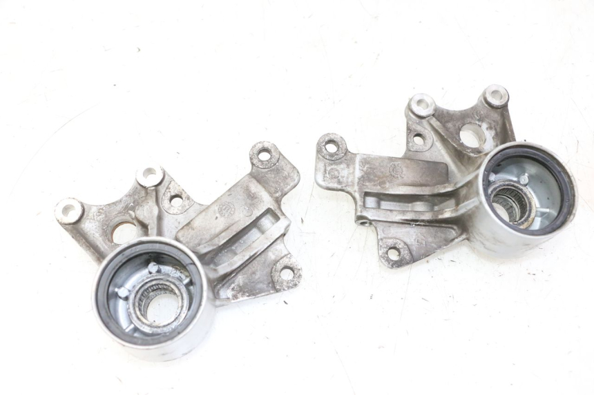 photo de SUPPORTO PINZA ANTERIORE PIAGGIO MP3 500 (2011 - 2015)