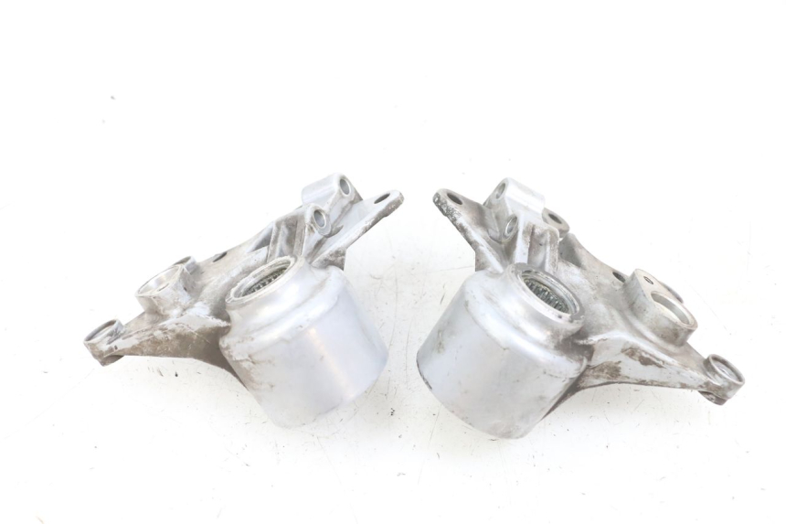 photo de SUPPORTO PINZA ANTERIORE PIAGGIO MP3 125 (2006 - 2014) - Dettaglio del componente