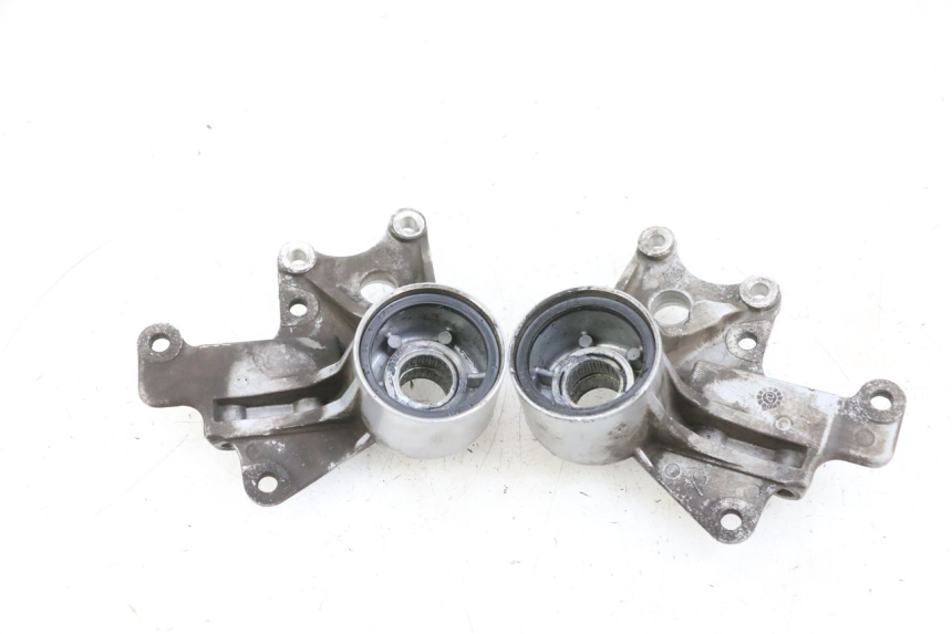 photo de SUPPORTO PINZA ANTERIORE PIAGGIO MP3 125 (2006 - 2014) - Dettagli dei punti di fissaggio