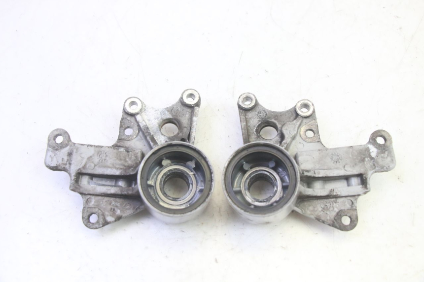 photo de SUPPORTO PINZA ANTERIORE PIAGGIO MP3 RL 250 (2007 - 2010) - Vista principale