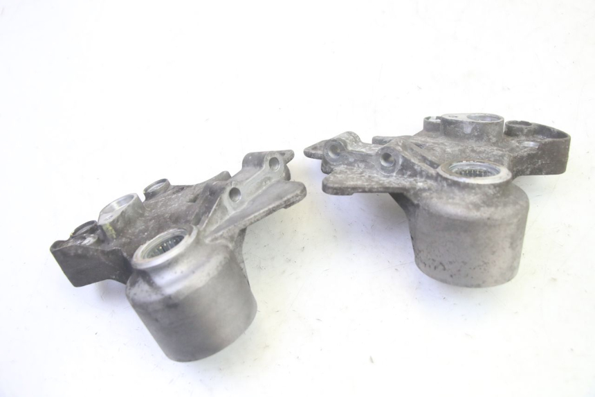 photo de SUPPORTO PINZA ANTERIORE PIAGGIO MP3 500 (2016 - 2018) - Altra angolazione