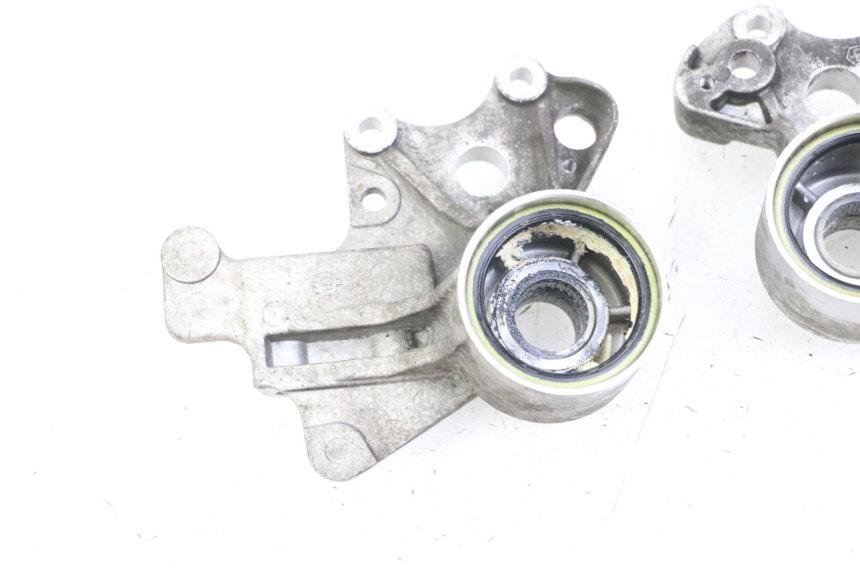 photo de SUPPORTO PINZA ANTERIORE PIAGGIO MP3 500 (2014 - 2016)