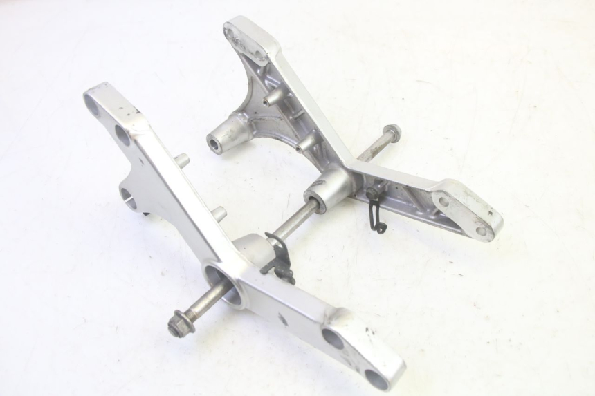 photo de SUPPORTO MOTORE SUZUKI DL V STROM 1000 (2002 - 2007) - Vista d'insieme del prodotto