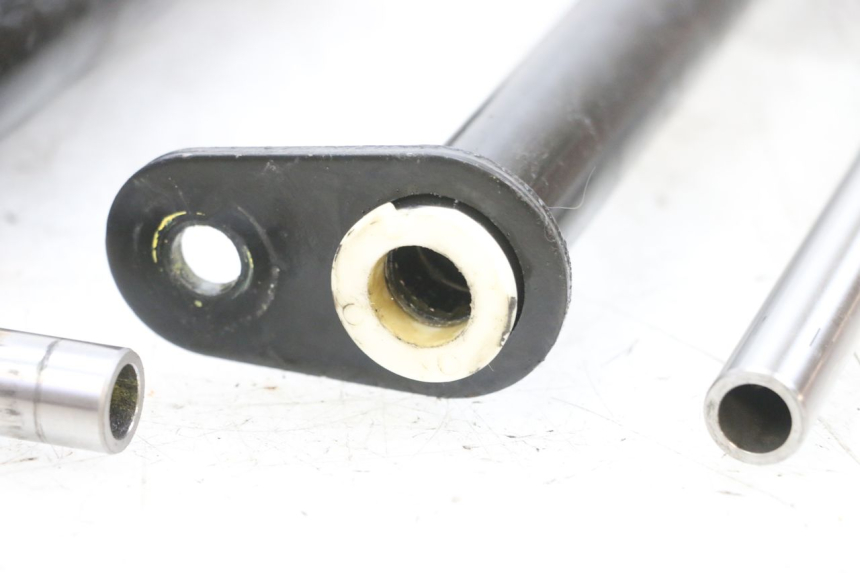 photo de SUPPORTO MOTORE PIAGGIO MP3 LT 400 (2007 - 2012) - Stato della superficie e materiale