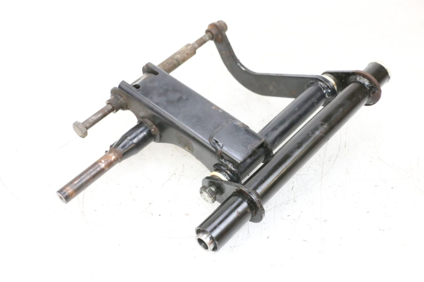 photo de SUPPORTO MOTORE PIAGGIO VESPA GTS SUPER IE 125 (2009 - 2016) - Dettagli dei punti di fissaggio