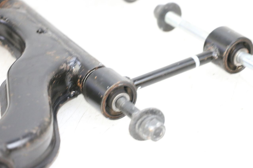 photo de SUPPORTO MOTORE YAMAHA X-MAX XMAX 125 (2010 - 2013) - Primo piano tecnico