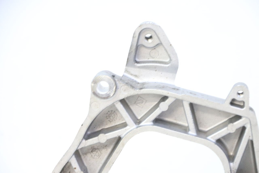 photo de SCARICO STAFFA PIAGGIO MP3 HPE 310 (2024 - 2025)
