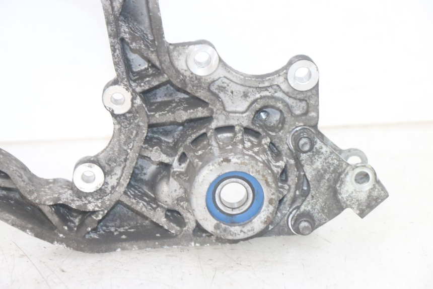 photo de SCARICO STAFFA PIAGGIO MP3 HPE 300 (2019 - 2026) - Primo piano tecnico