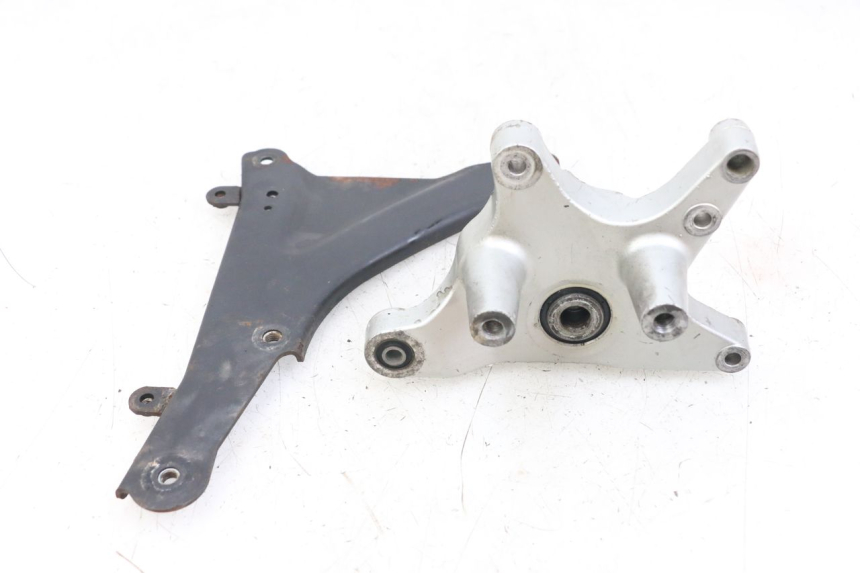 photo de SUPPORTO VASO YAMAHA YP MAJESTY 125 (2002 - 2006)