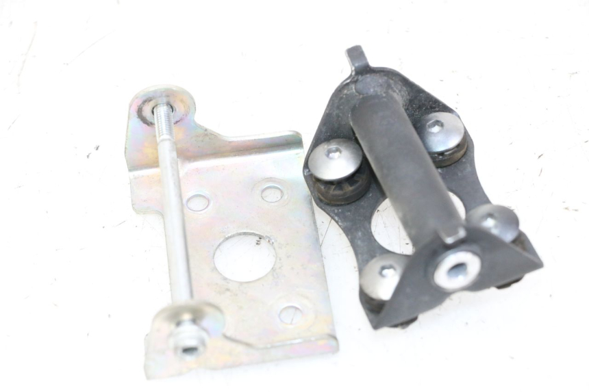photo de SUPPORTO SERBATOIO CARBURANTE SUZUKI GSR 750 (2011 - 2017)