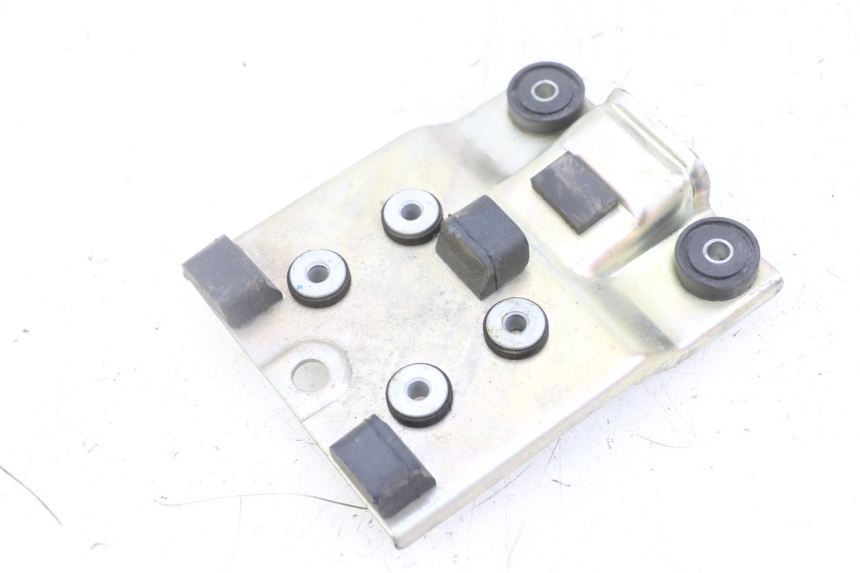 photo de SUPPORTO SERBATOIO CARBURANTE SUZUKI GSX F GSXF 650 (2007 - 2015)