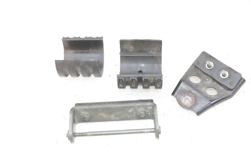 photo de SUPPORTO SERBATOIO CARBURANTE YAMAHA FZS FAZER 600 (2001 - 2003)