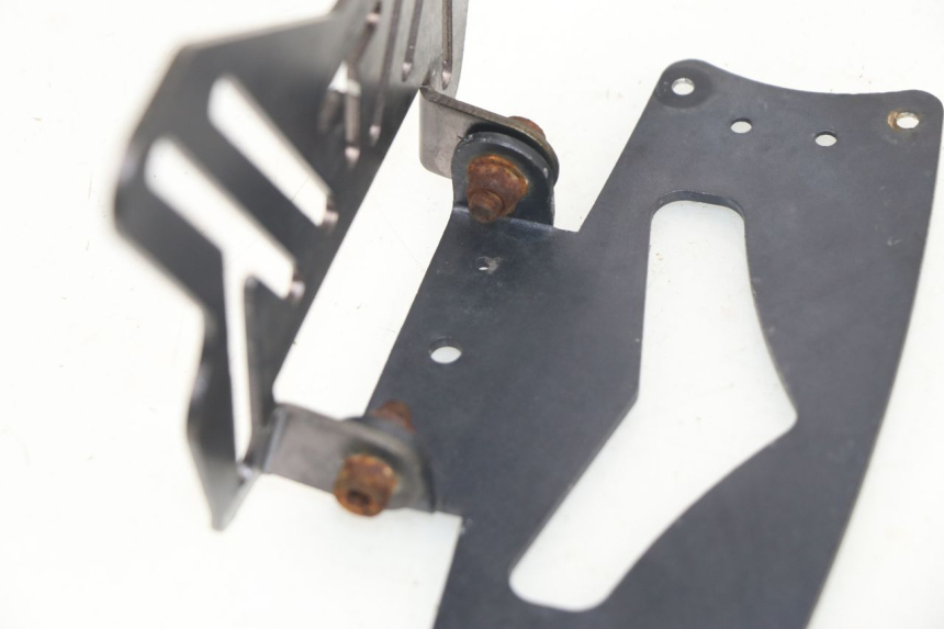 photo de PORTATARGA SUZUKI GSR 750 (2011 - 2017)