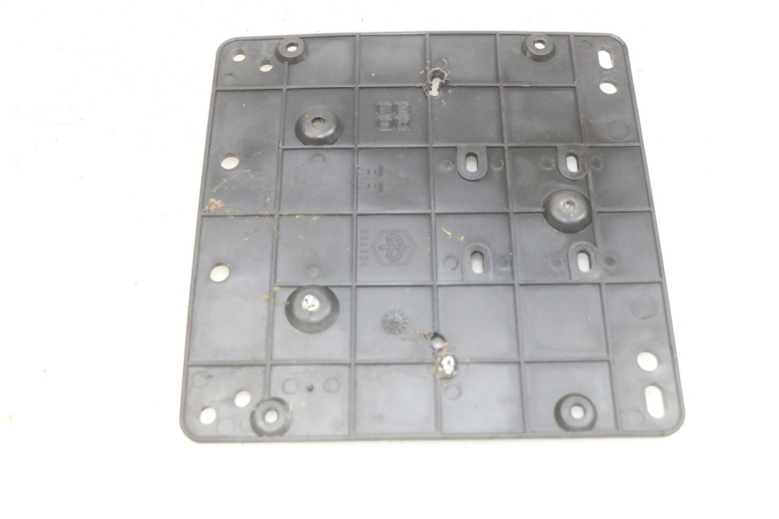 photo de SUPPORTO TARGA PIAGGIO XEVO - X EVO 125 (2007 - 2016)