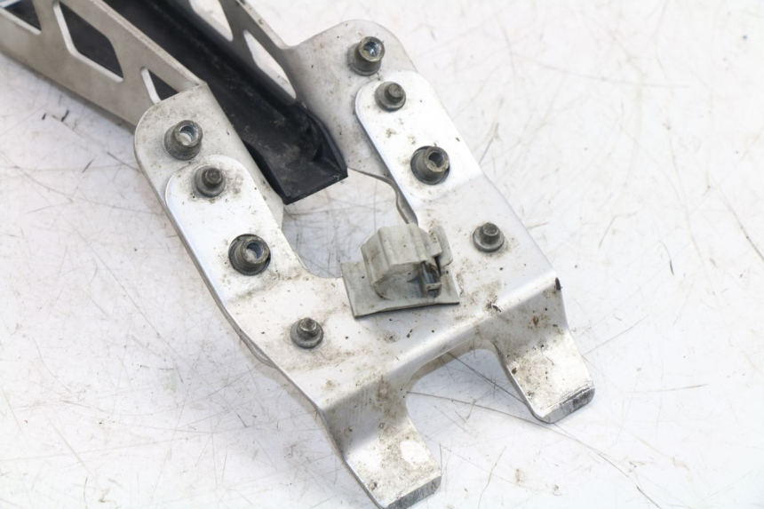 photo de SUPPORTO TARGA YAMAHA YZF R6 600 (2010 - 2016)