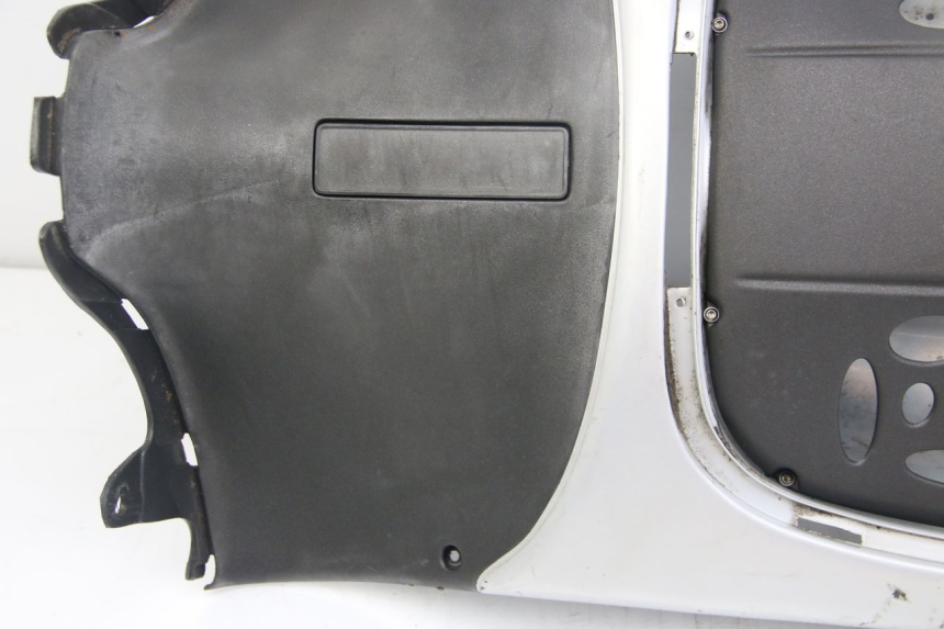 photo de PANNELLO INTERNO APRILIA SCARABEO 4T 50 (2009 - 2017)