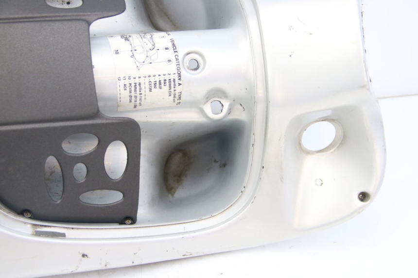 photo de PANNELLO INTERNO APRILIA SCARABEO 4T 50 (2009 - 2017)