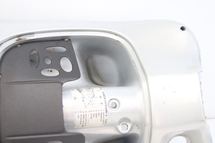 photo de PANNELLO INTERNO APRILIA SCARABEO 4T 50 (2009 - 2017)